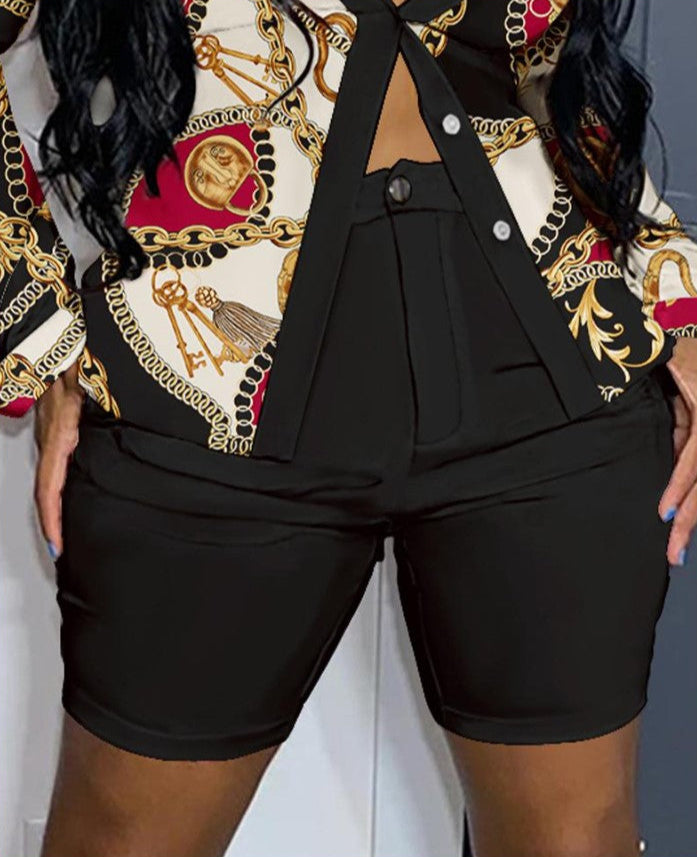 Conjunto de pantalones cortos y camisa con botones de cadena de talla grande 