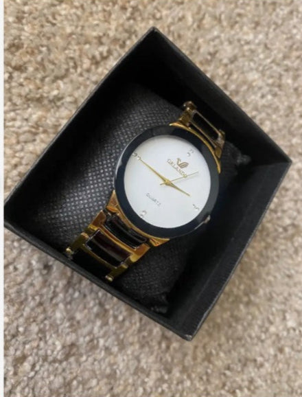 Men's British Style Golden Steel Strap Pointer Plated Diamond Quartz Watch